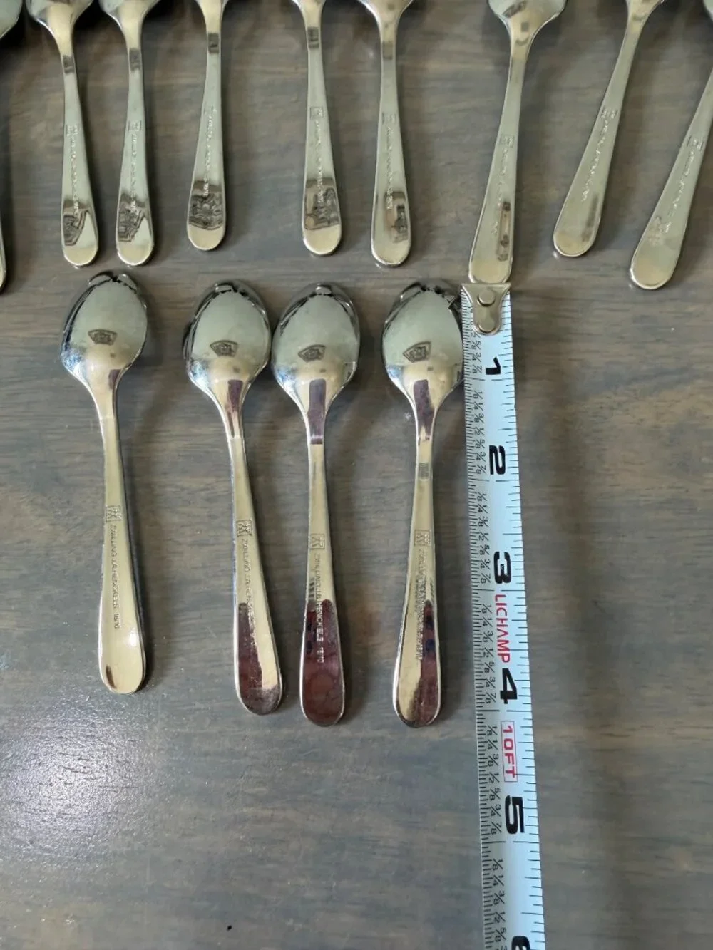 24 Zwilling J.A. Henckels 4.5